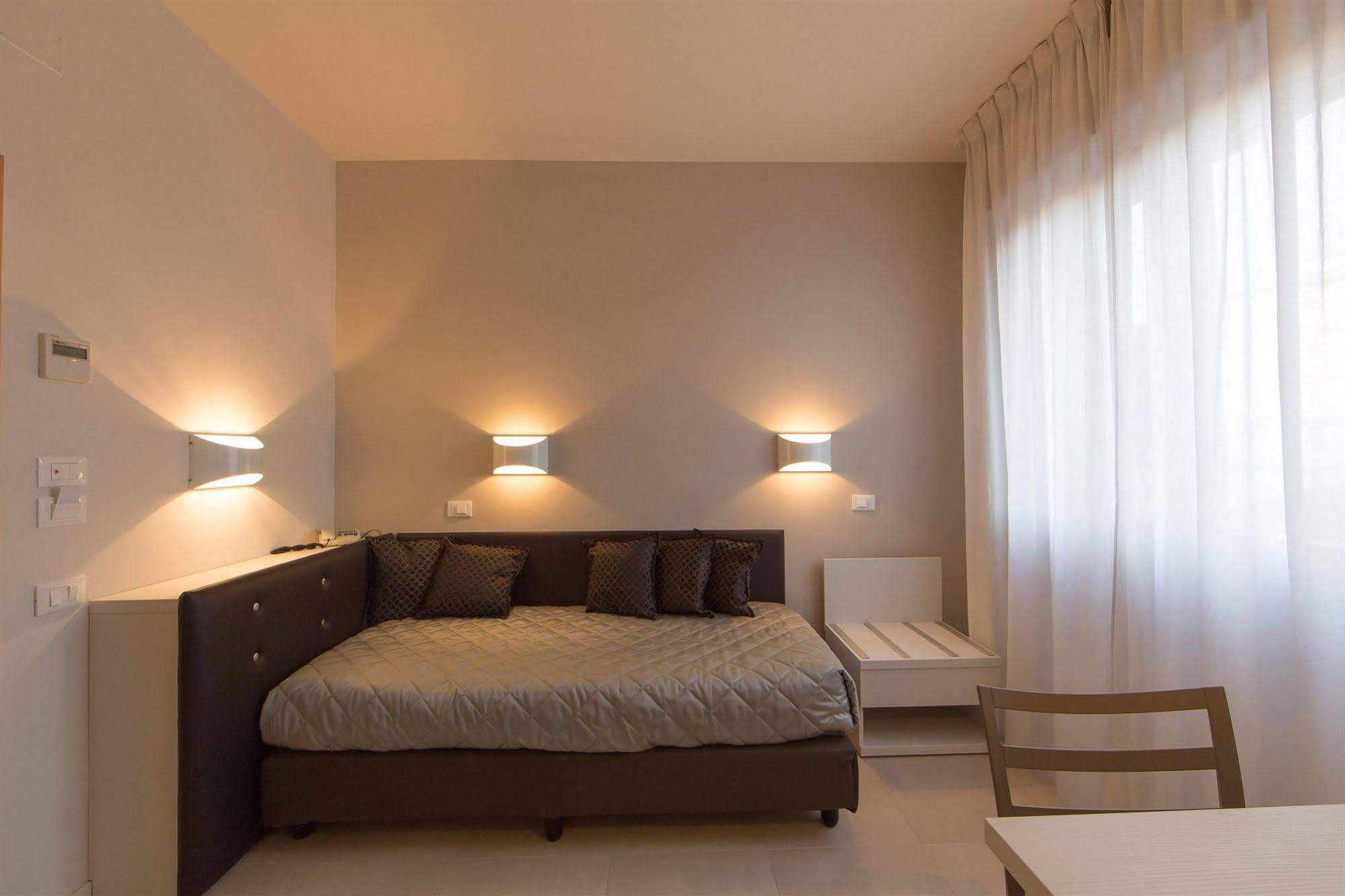 Hotel Delta Montevarchi Bagian luar foto